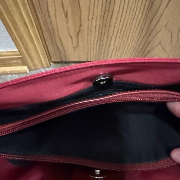 Guess Burgundy Shoulder Bag - Picture 4 of 10